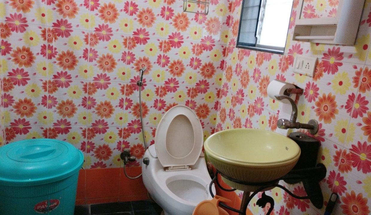 Mamostang Kangri - Washroom