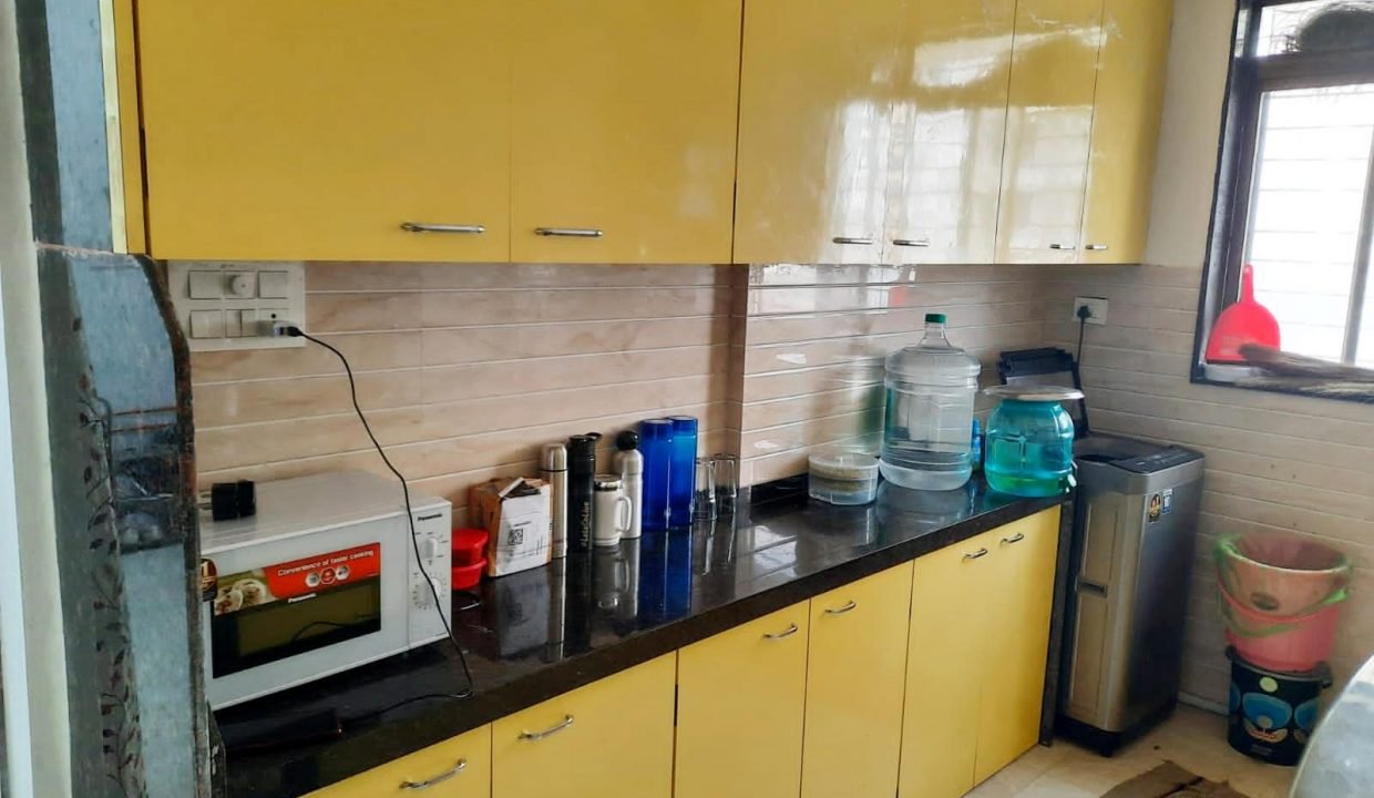 Mukut Parbat - Kitchen 02