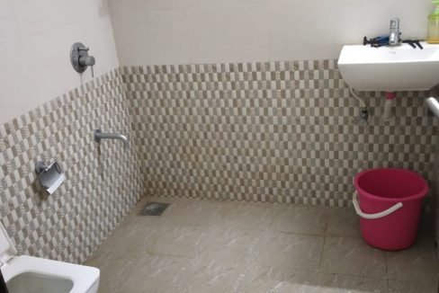 Trishul Peak - Bathroom